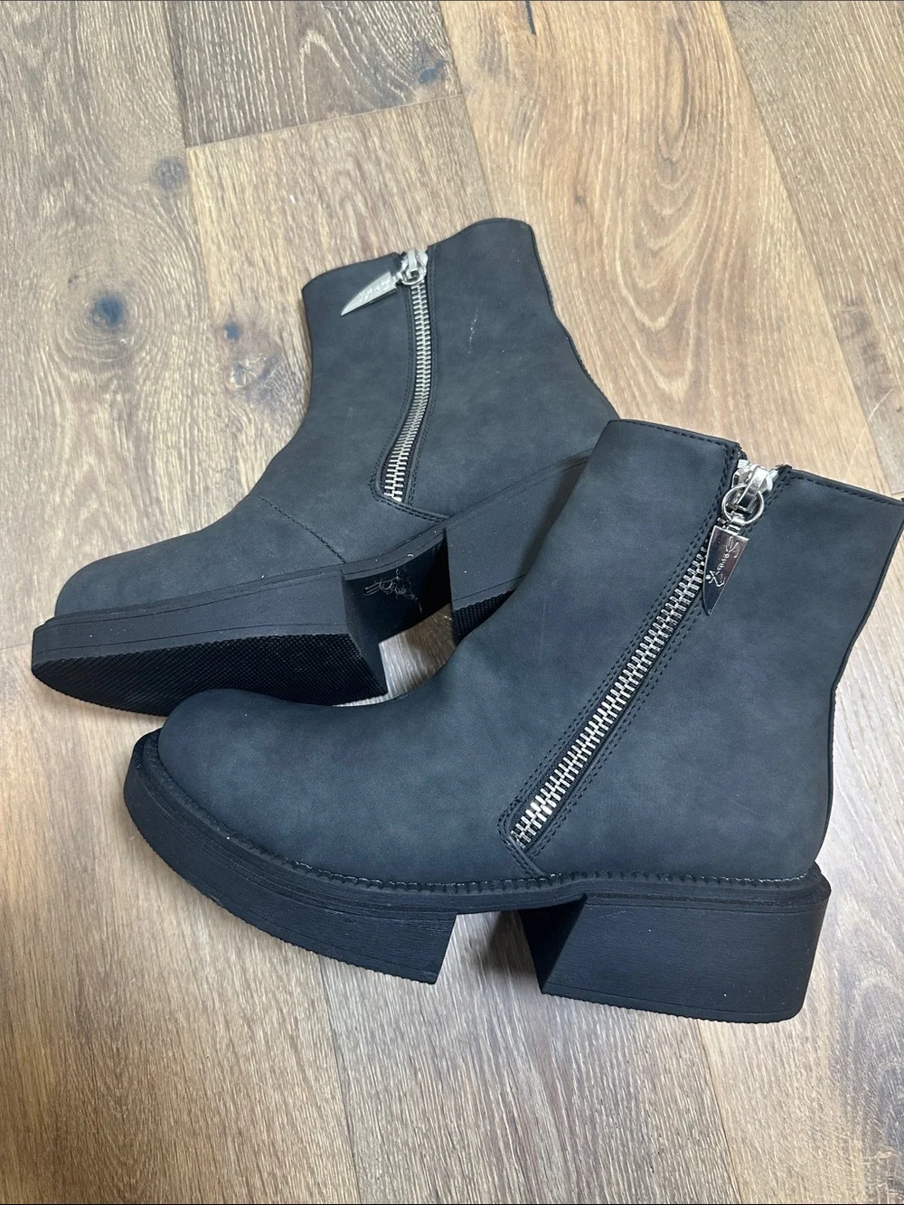 Seven7 Black Side-Zip Ankle Booties (18)